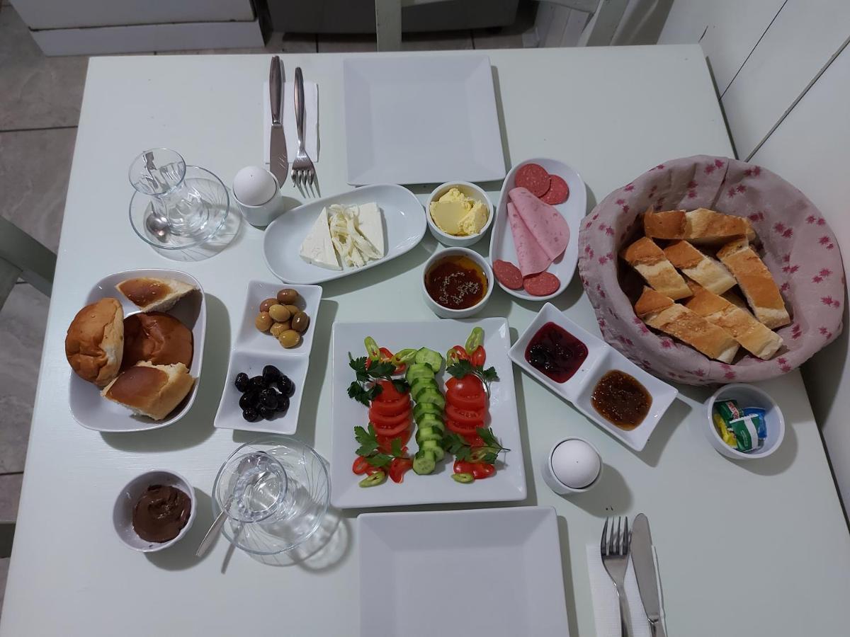 Celil Pansiyon Ayvalı Extérieur photo