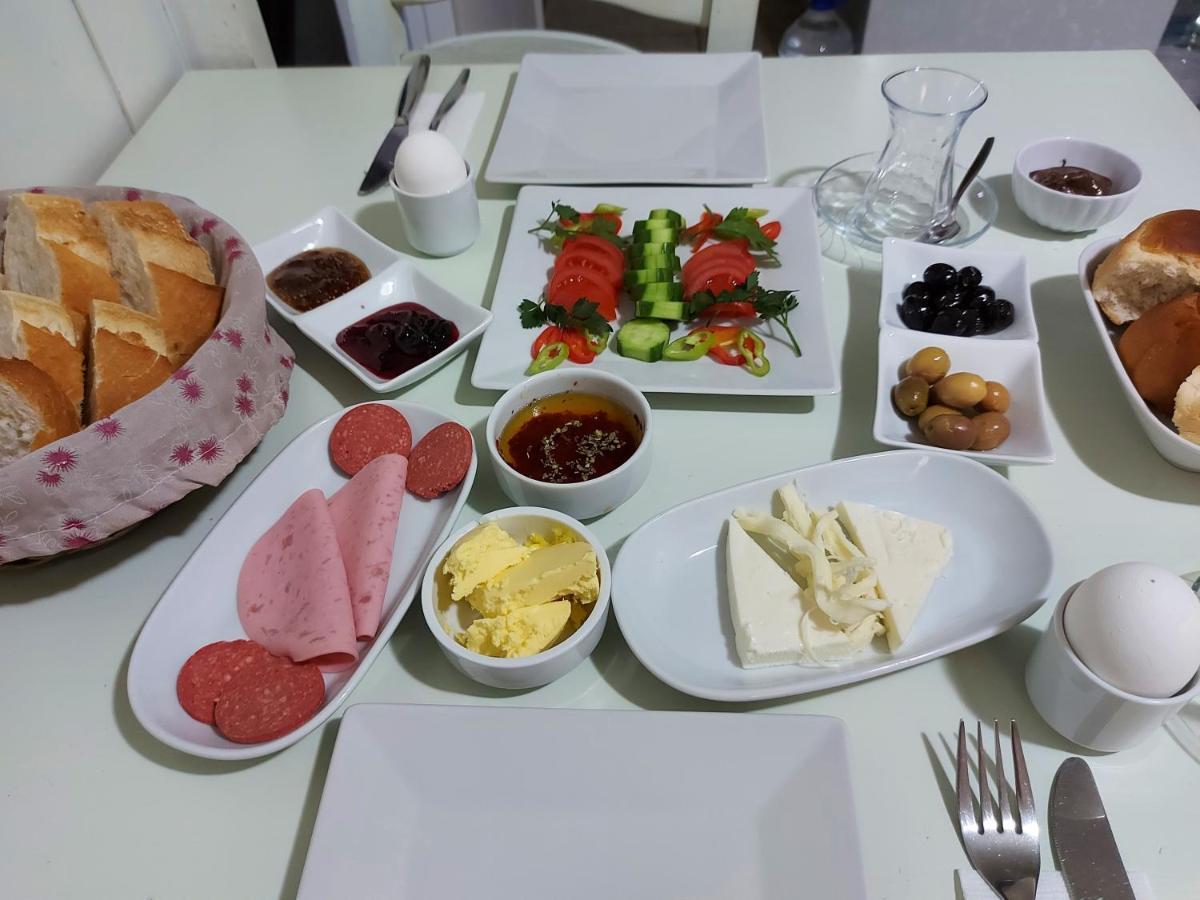 Celil Pansiyon Ayvalı Extérieur photo