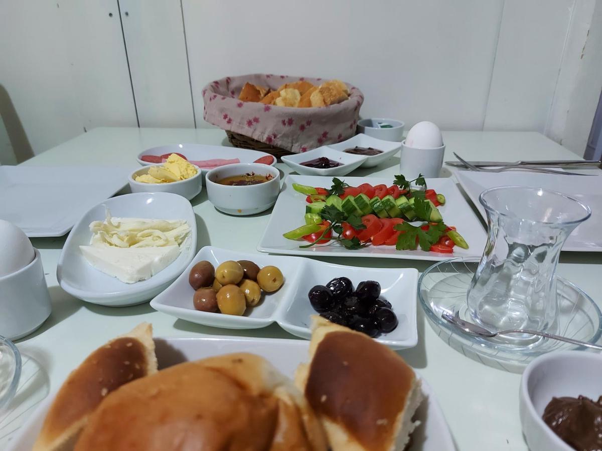 Celil Pansiyon Ayvalı Extérieur photo